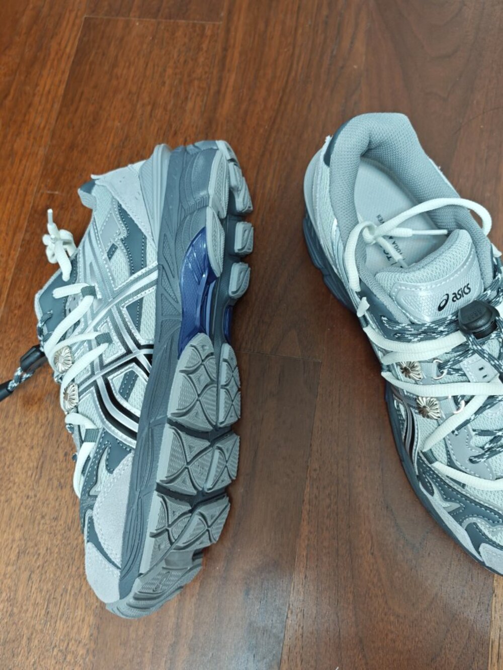 ASICS‑Style Grey Multi‑Lace Up Dad Sneakers With Charms Full Box - Picture 3 of 9